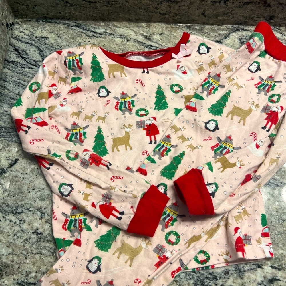 GUC MUD PIE GIRLS CHRISTMAS PJS SZ 5 - Picture 4 of 5